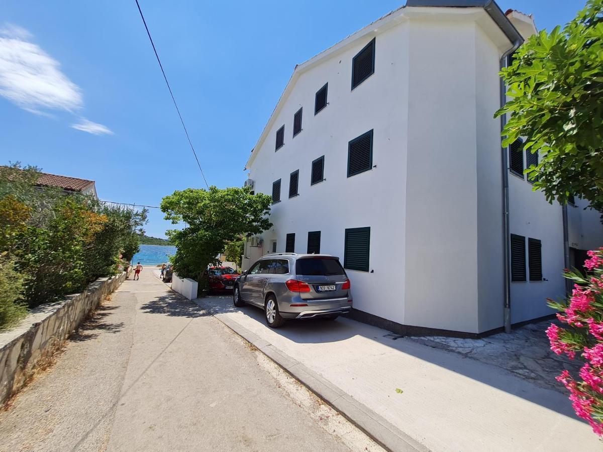 Lagom-Vodice Buitenkant foto
