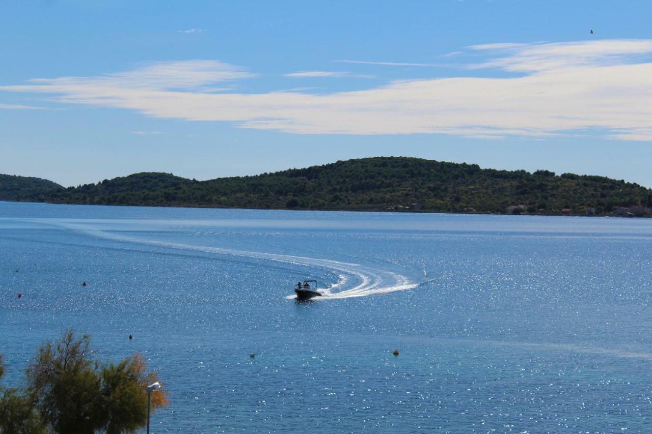 Lagom-Vodice Buitenkant foto